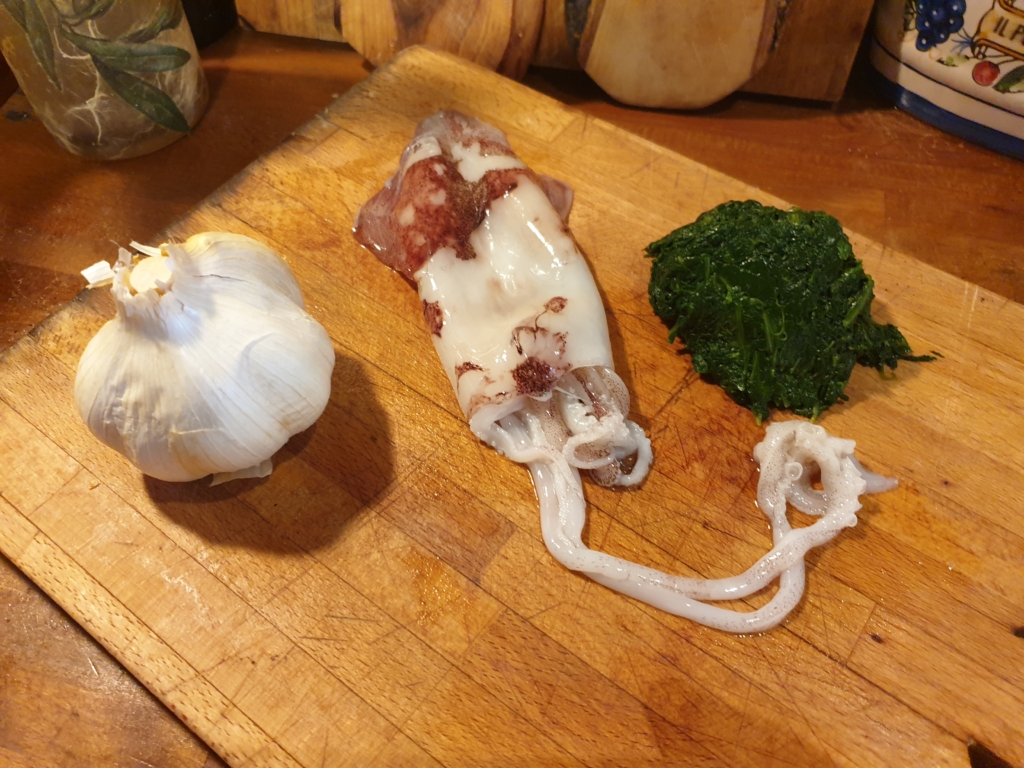 Calamari con Aglione della Valdichiana e Spinaci - Agricola Valdichiana Rampi - Filosofie Cucina