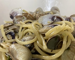 Spaghetti vongole Aglione